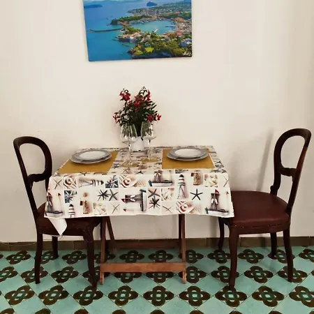 Casa Ilaria Al Porto D'ischia 3* Искья