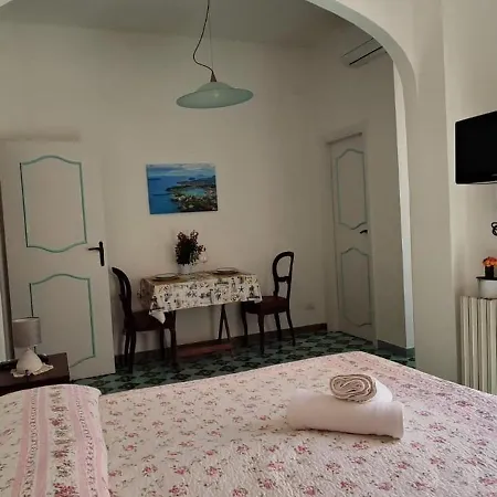 Casa Ilaria Al Porto D'ischia Искья