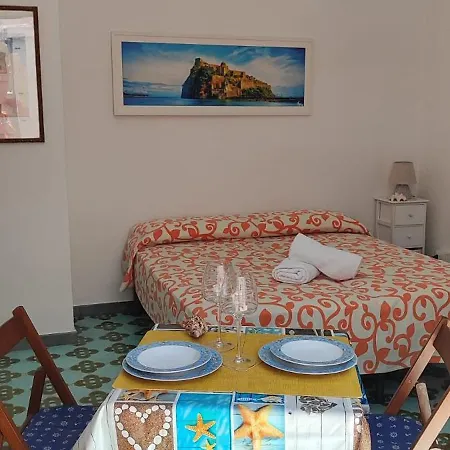 Casa Ilaria Al Porto D'ischia Гостевой дом Искья